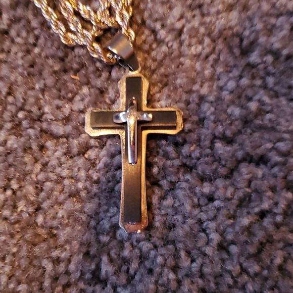 Spiral Style Cross Necklace - Picture 3 of 3